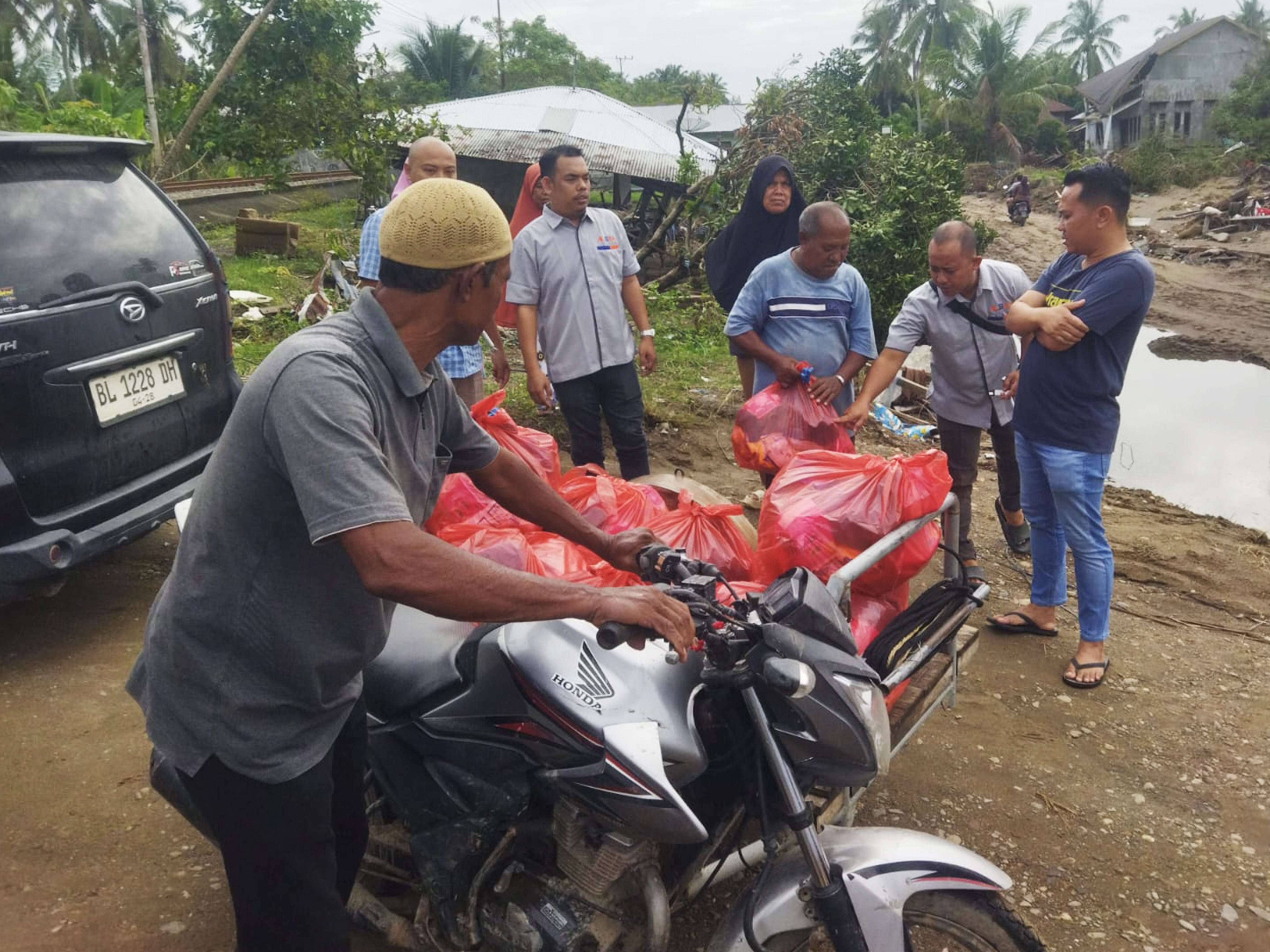 Alexa Peduli Sumatera Kunjungi Wilayah Terdampak Banjir Bandang di Aceh